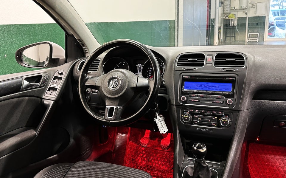 VW Golf VI 2,0 TDi 110 Comfortline 5d