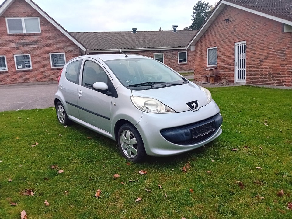 Peugeot 107 1,0  5d