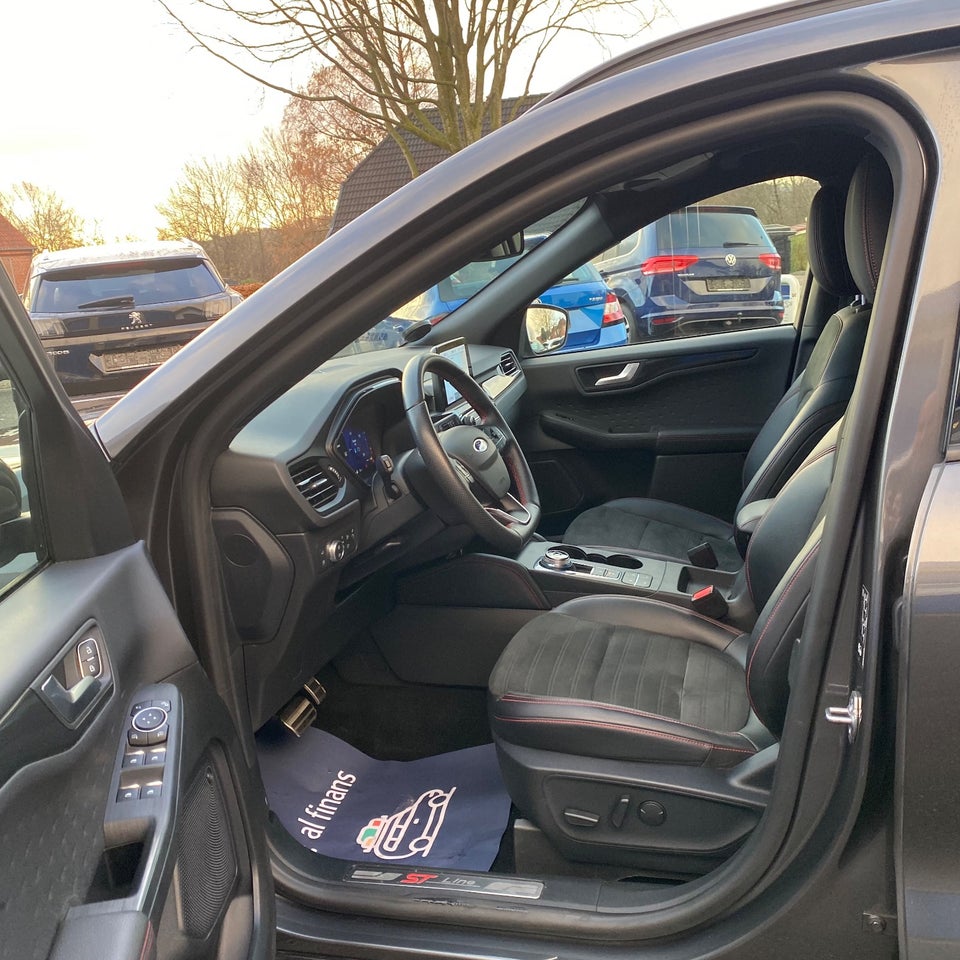 Ford Kuga 2,5 PHEV ST-Line CVT 5d