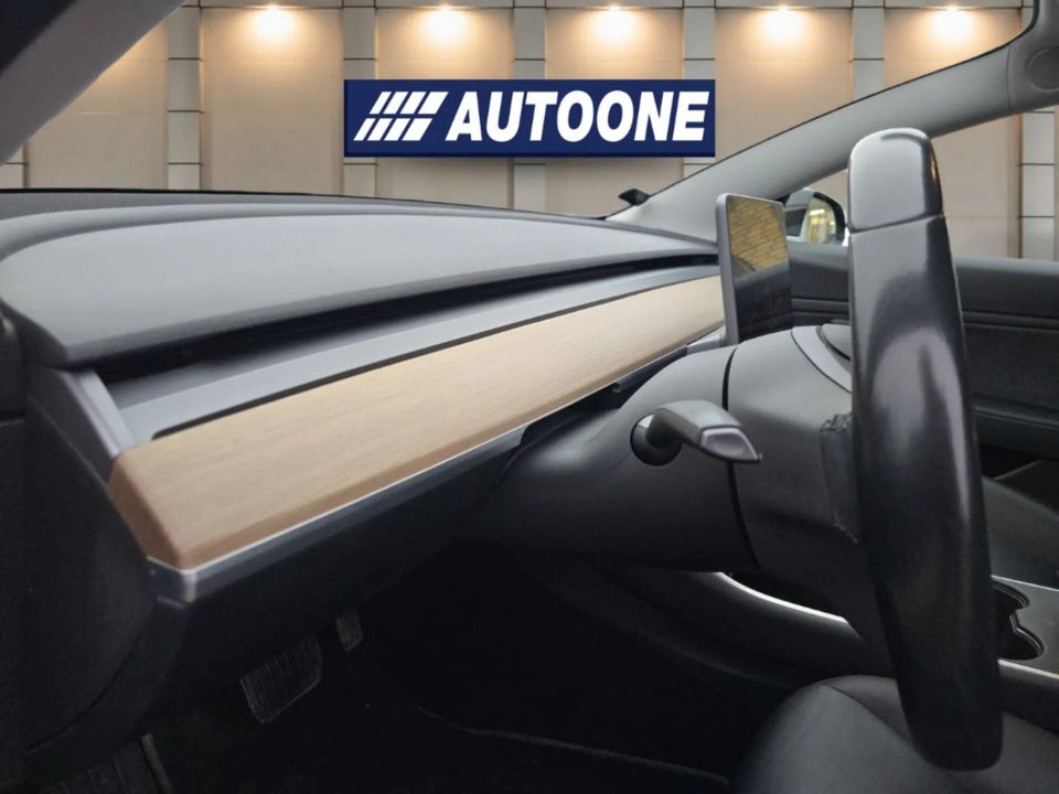 Tesla Model 3 Long Range AWD 4d