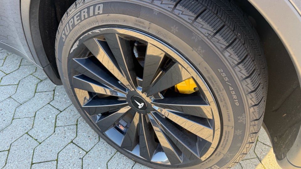 Tesla Model Y Long Range AWD 5d