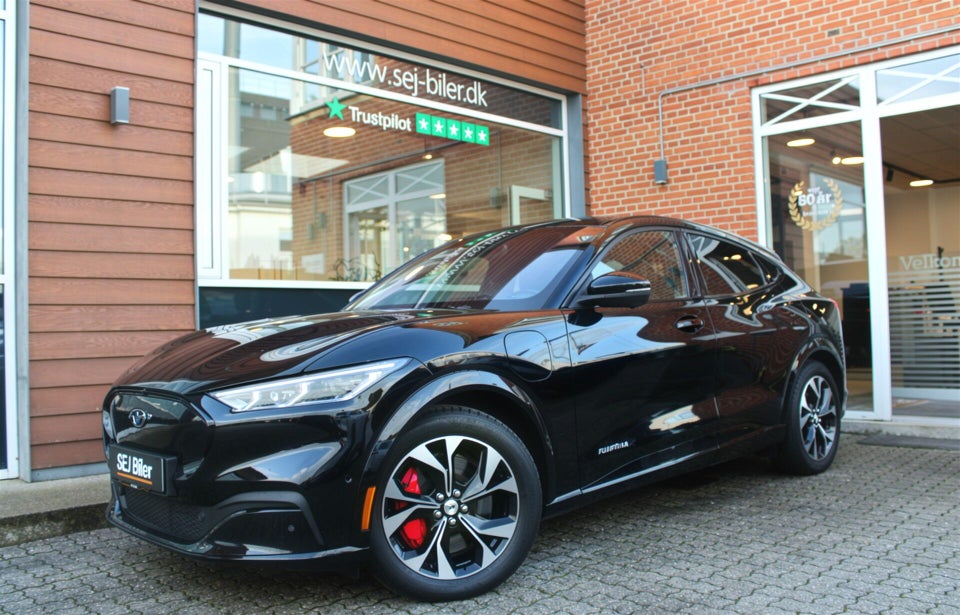 Ford Mustang Mach-E 88 Extended Range AWD 5d