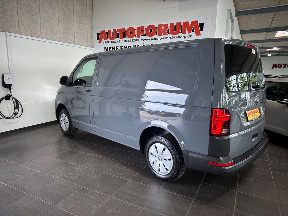 VW Transporter 2,0 TDi 150 Kassevogn DSG kort
