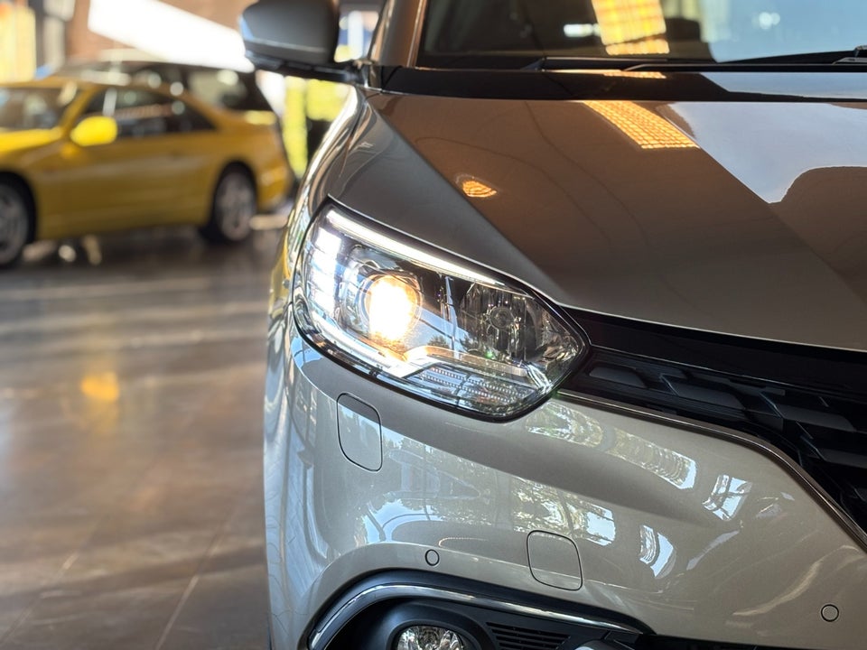 Renault Grand Scenic IV 1,7 dCi 120 Zen 7prs 5d