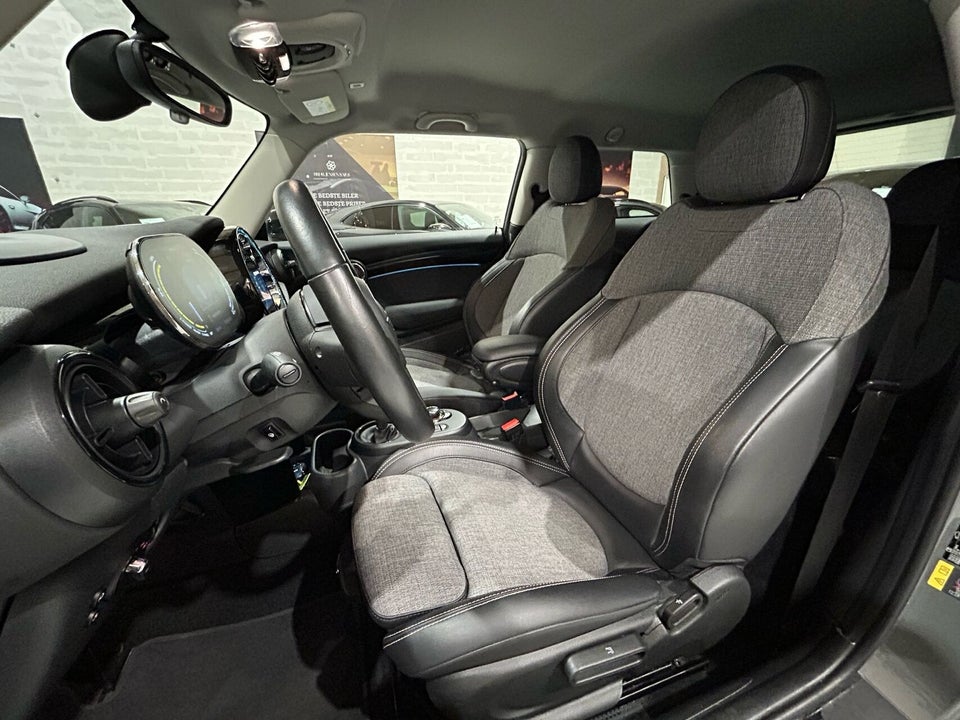 MINI Cooper SE Classic Trim 3d