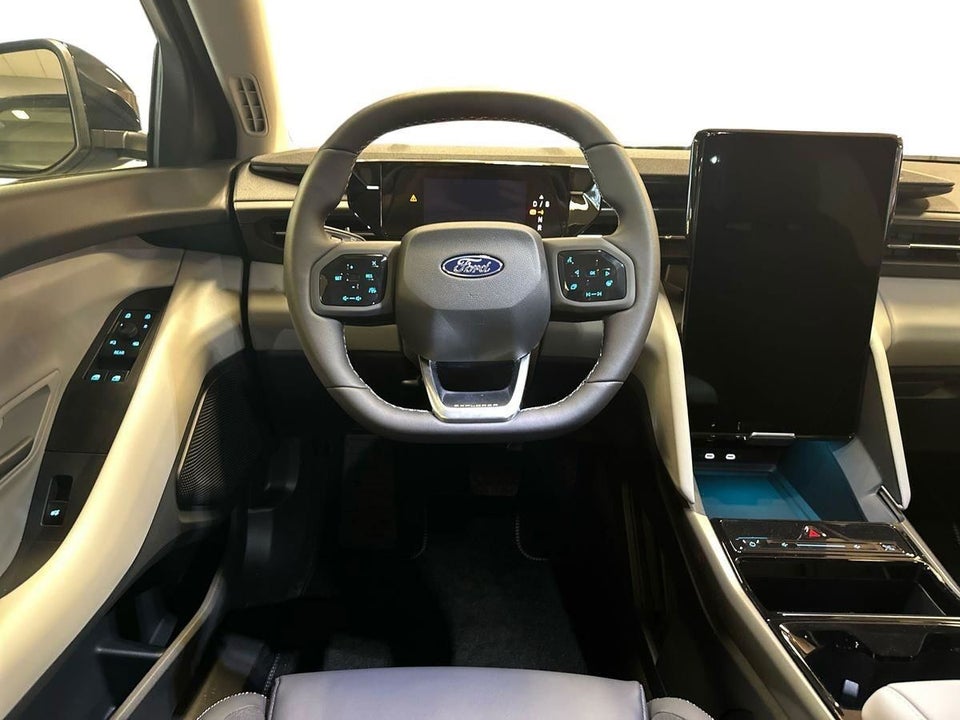 Ford Capri 82 Select Extended Range 5d