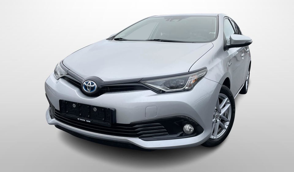 Toyota Auris 1,8 Hybrid Selected CVT 5d