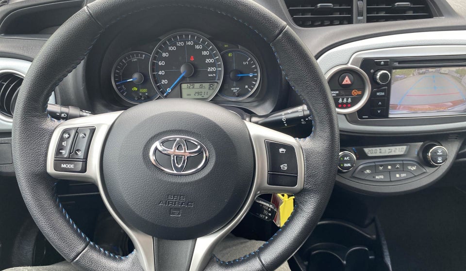 Toyota Yaris 1,5 Hybrid H2 Style Touch CVT 5d
