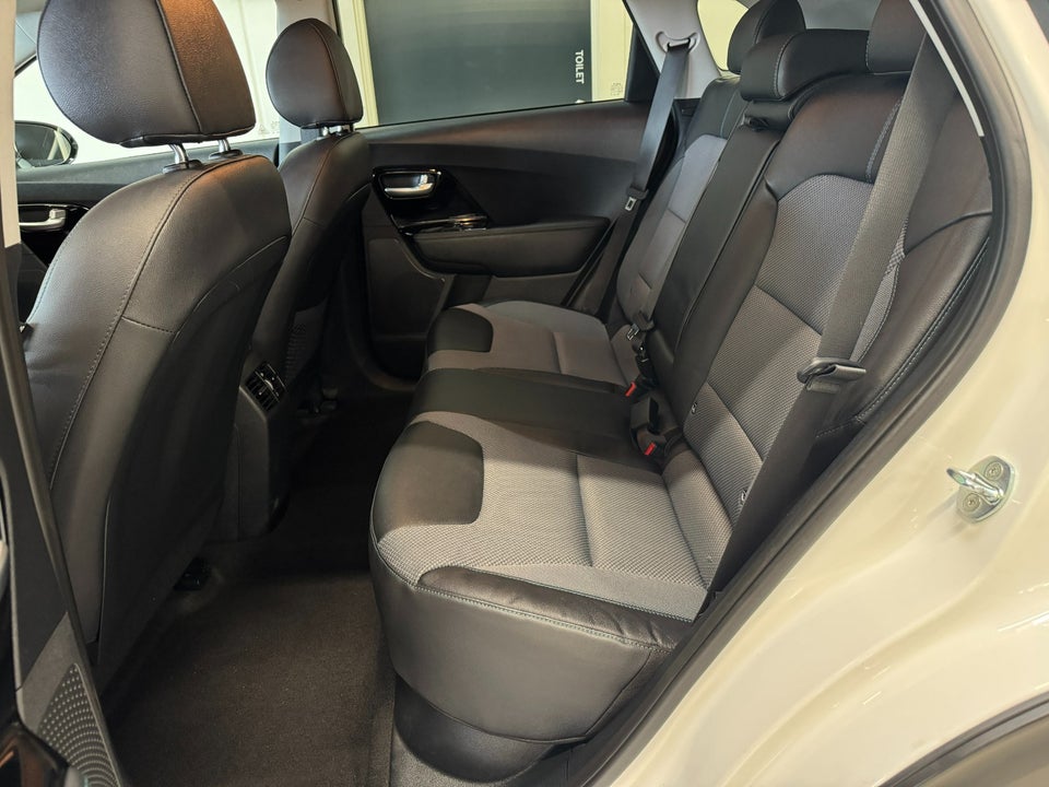 Kia e-Niro 64 Advance 5d