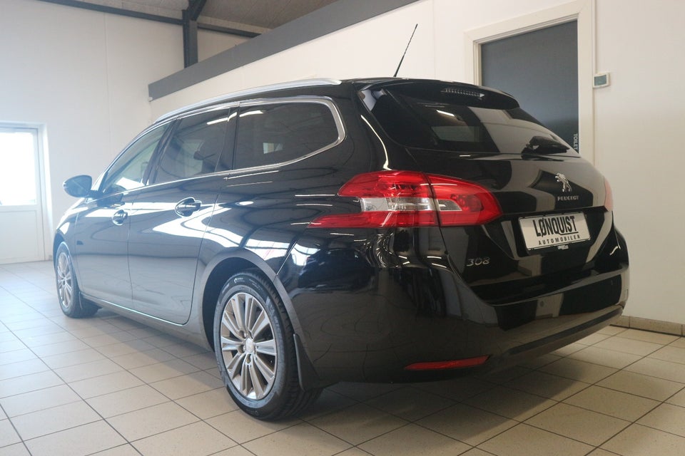 Peugeot 308 1,2 PureTech 130 Selection Sky SW 5d