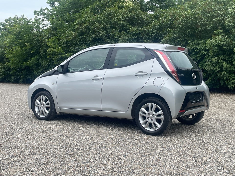 Toyota Aygo 1,0 VVT-i x-play 5d