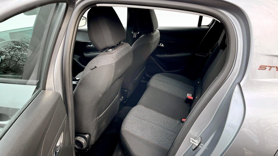 Peugeot e-208 50 Style 5d