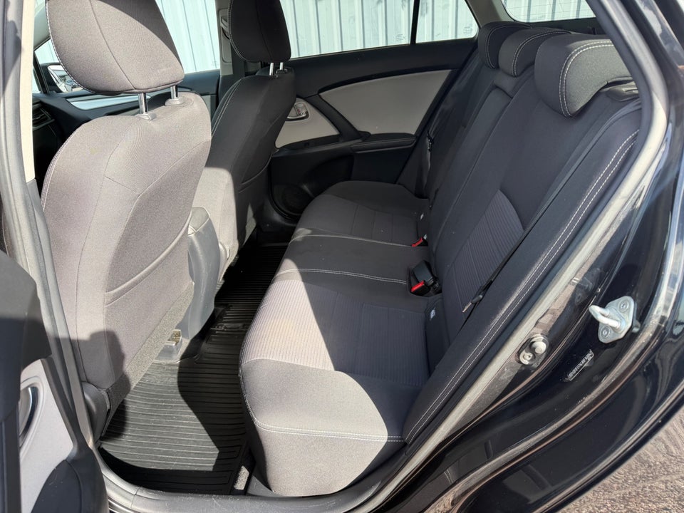 Toyota Avensis 1,8 VVT-i T2 Limited Touring Sports 5d