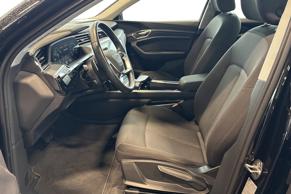 Audi e-tron 55 quattro 5d
