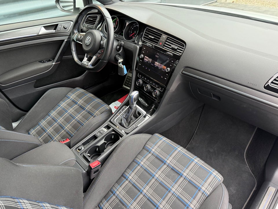 VW Golf VII 1,4 GTE DSG 5d