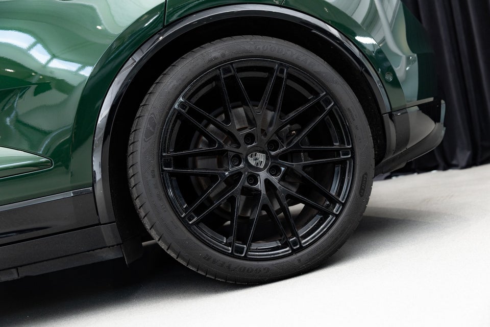 Porsche Macan Turbo 5d
