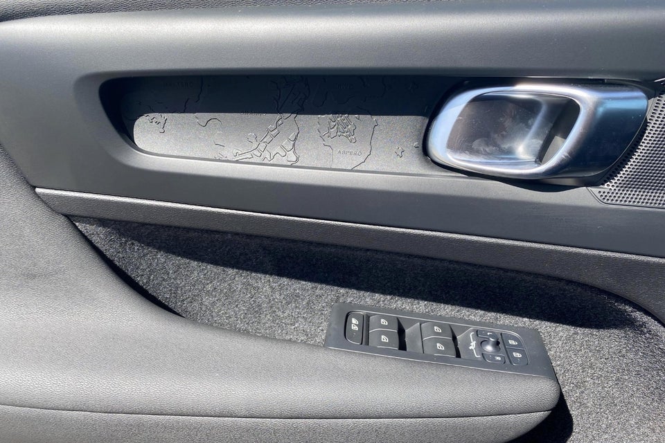 Volvo XC40 P6 ReCharge Core 5d