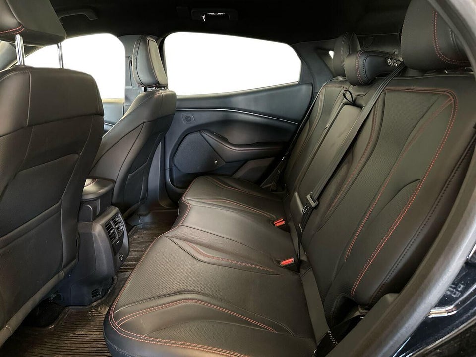 Ford Mustang Mach-E 88 Extended Range AWD 5d