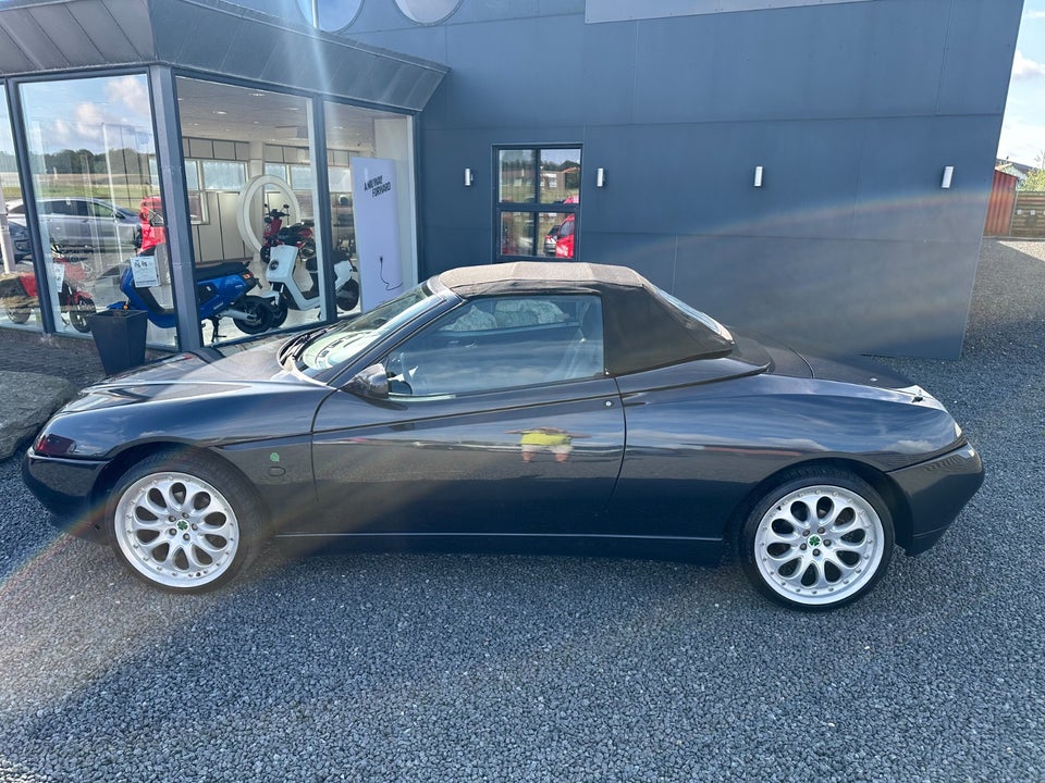 Alfa Romeo Spider 2,0 TS 2d