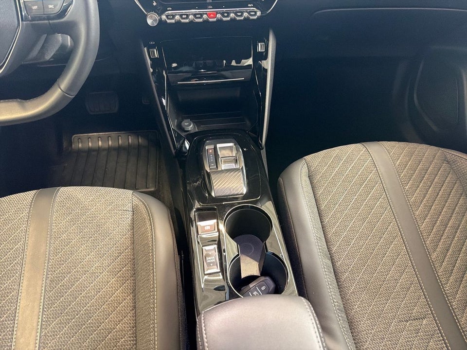 Peugeot 2008 1,2 PureTech 130 Allure EAT8 5d