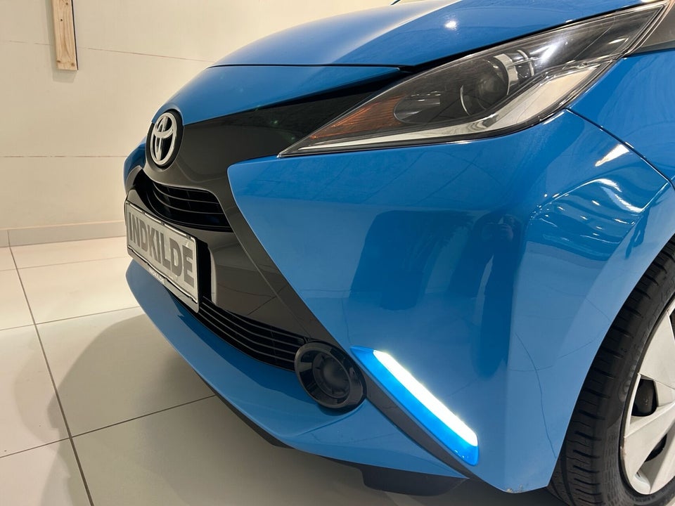 Toyota Aygo 1,0 VVT-i x-play x-touch 5d