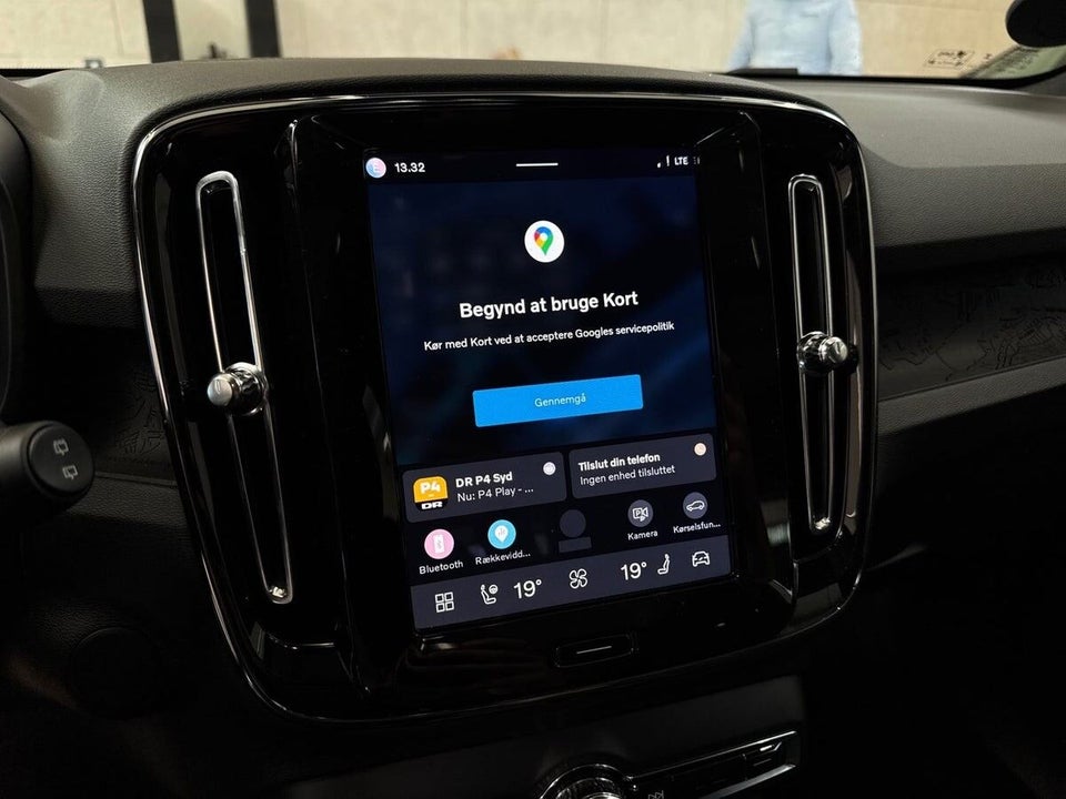 Volvo EX40 Extended Range Black Edition Excess 5d