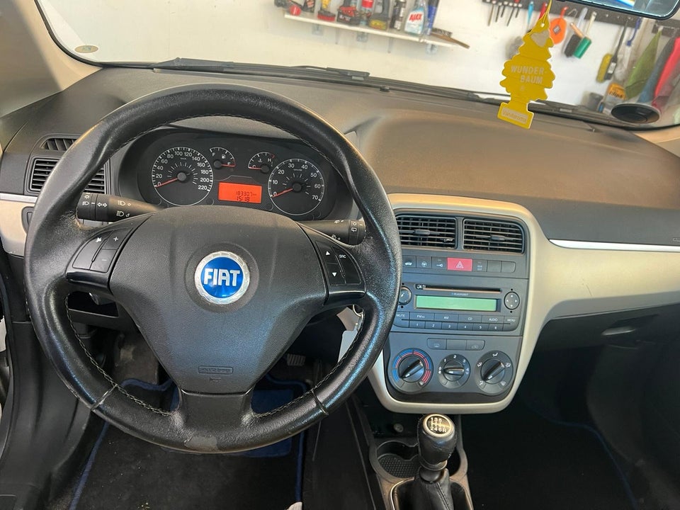 Fiat Punto 1,4 Dynamic 95 3d