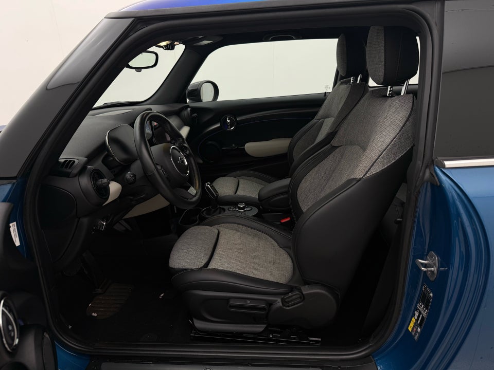 MINI Cooper SE Classic Trim 3d