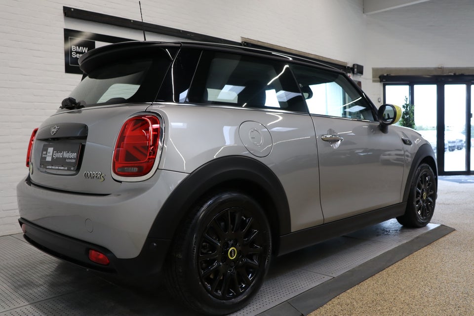 MINI Cooper SE Classic Trim 3d