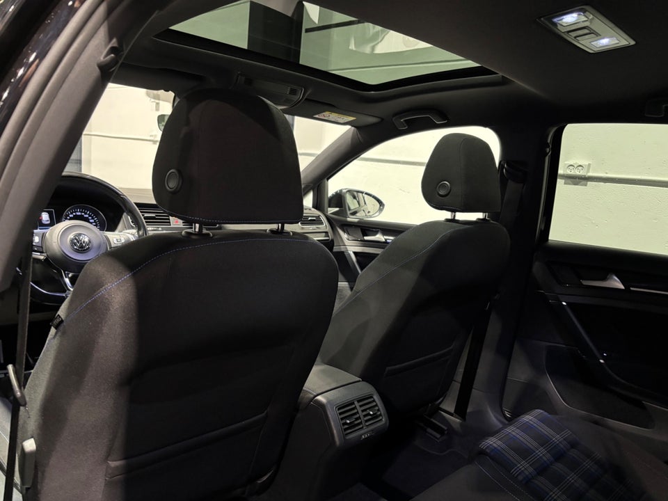 VW Golf VII 1,4 GTE Highline DSG 5d