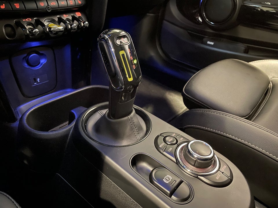 MINI Cooper SE Classic Trim 3d