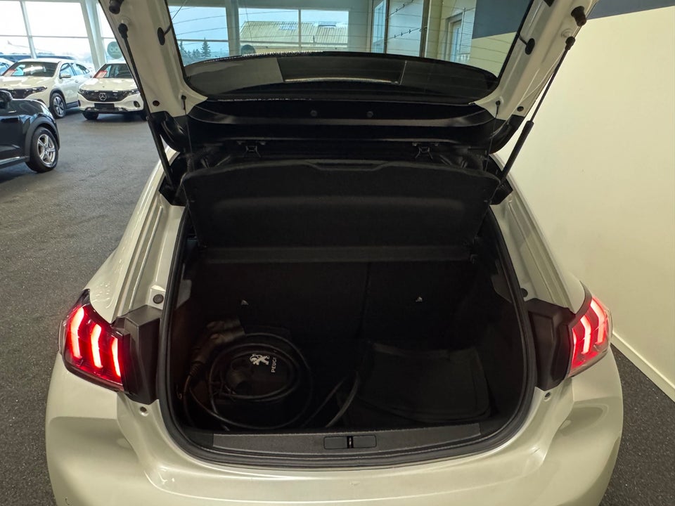 Peugeot e-208 50 GT Pack 5d