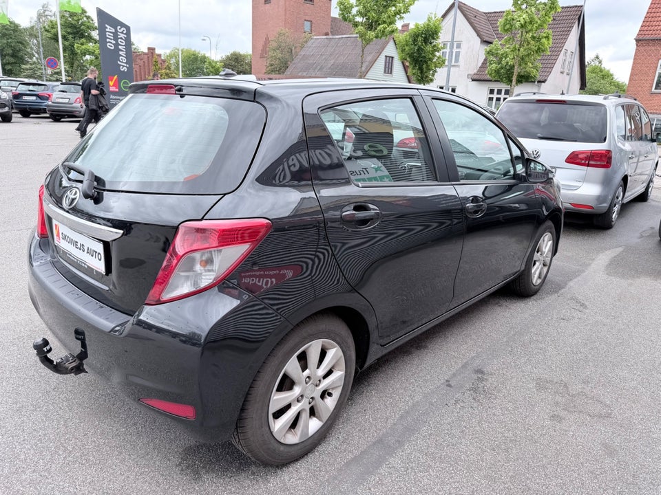 Toyota Yaris 1,3 VVT-i T2 5d