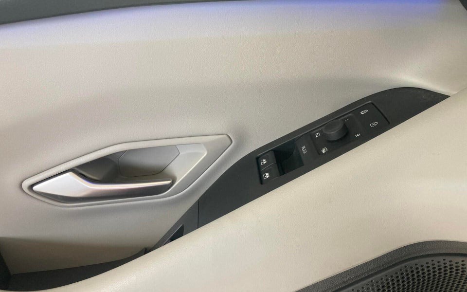 Ford Explorer 77 Premium Extended Range 5d