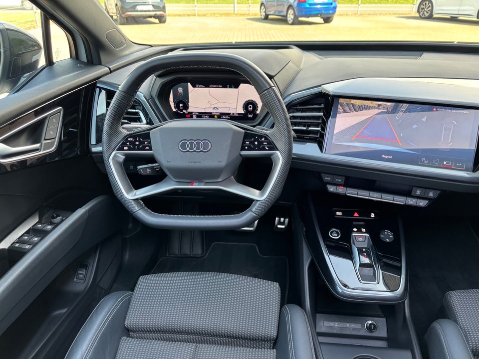 Audi Q4 e-tron 40 S-line 5d
