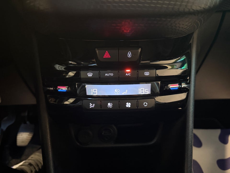 Peugeot 208 1,6 BlueHDi 100 Allure Sky 5d