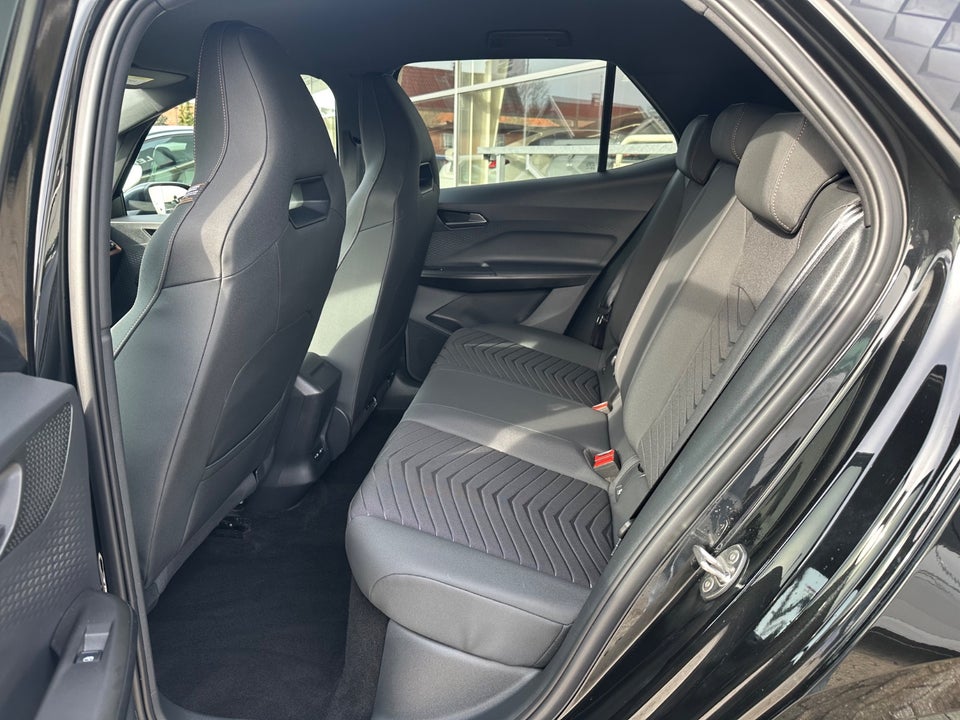 Cupra Born 59 e-Boost 5d