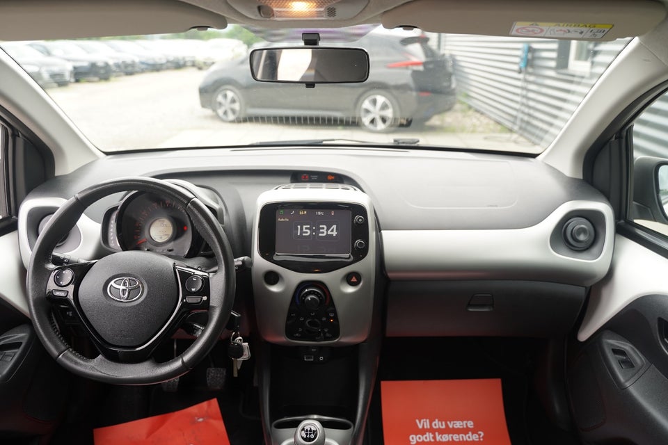 Toyota Aygo 1,0 VVT-i x-play 5d