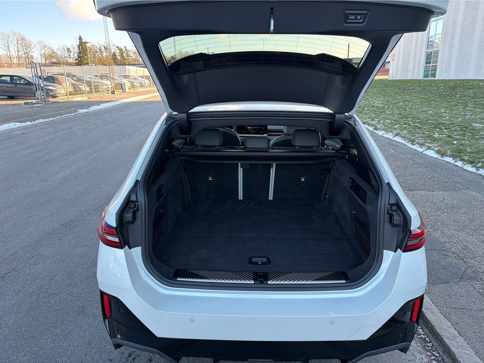 BMW i5 eDrive40 M-Sport 4d