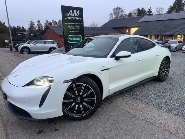 Porsche Taycan Performance+ 4d