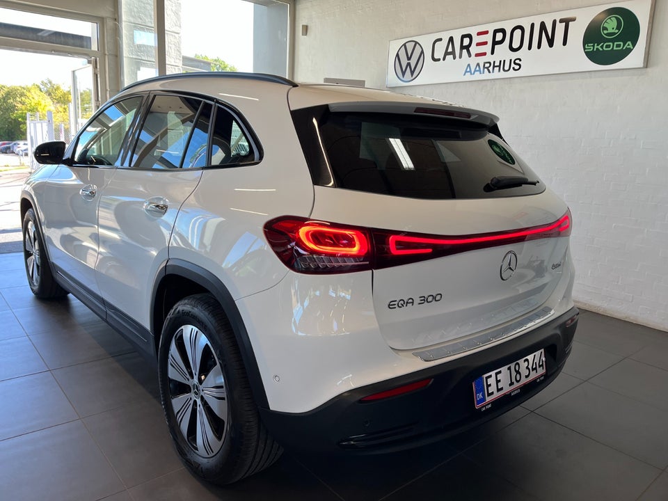 Mercedes EQA300 Progressive 4Matic 5d