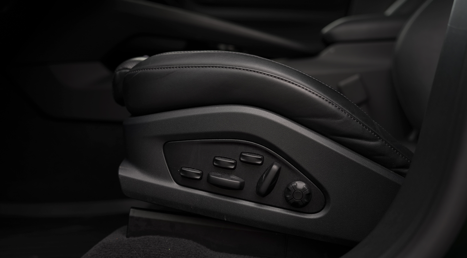 Porsche Macan Turbo 5d