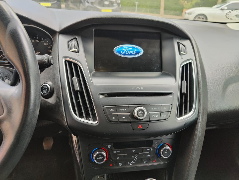 Ford Focus 1,5 TDCi 120 Titanium stc. Van 5d