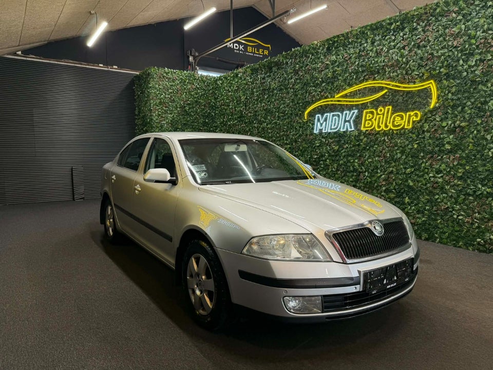 Skoda Octavia 1,6 FSi Ambiente 5d
