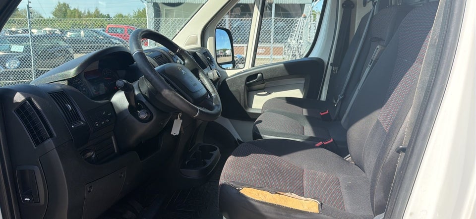 Peugeot Boxer 333 2,0 BlueHDi 130 L2H2