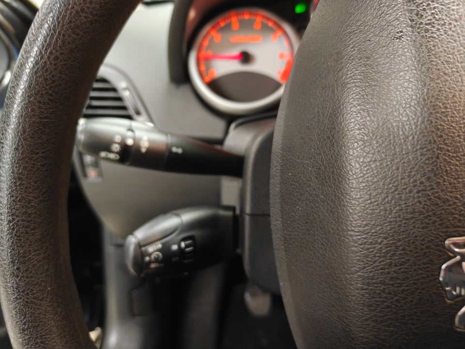 Peugeot 207 1,4 Comfort+ 5d