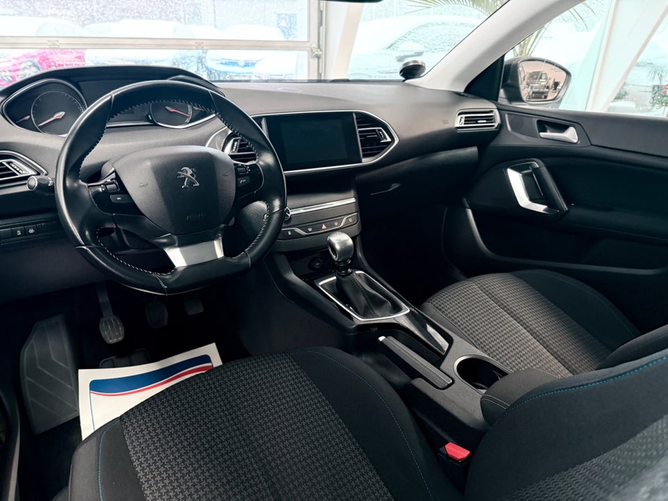 Peugeot 308 1,5 BlueHDi 130 Style 5d