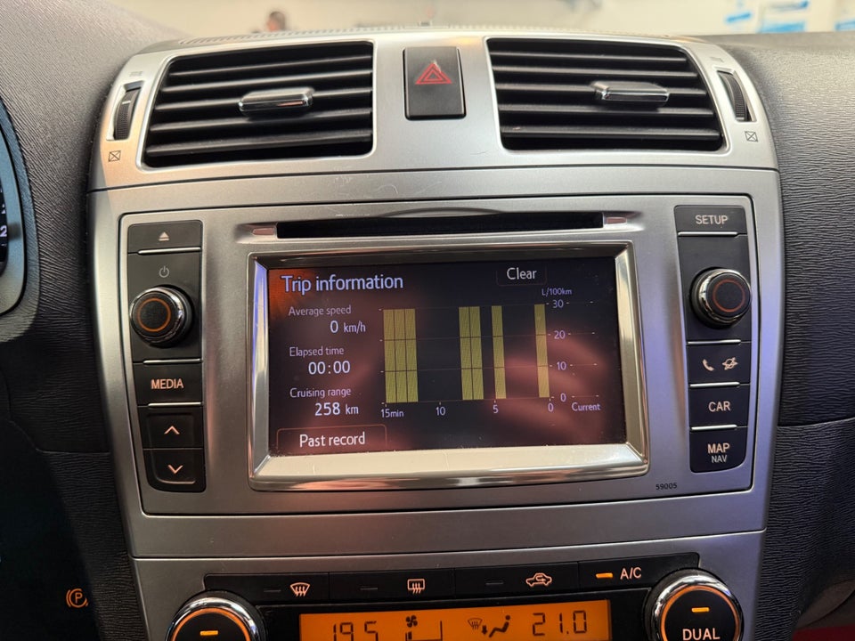 Toyota Avensis 1,6 VVT-i T1 4d