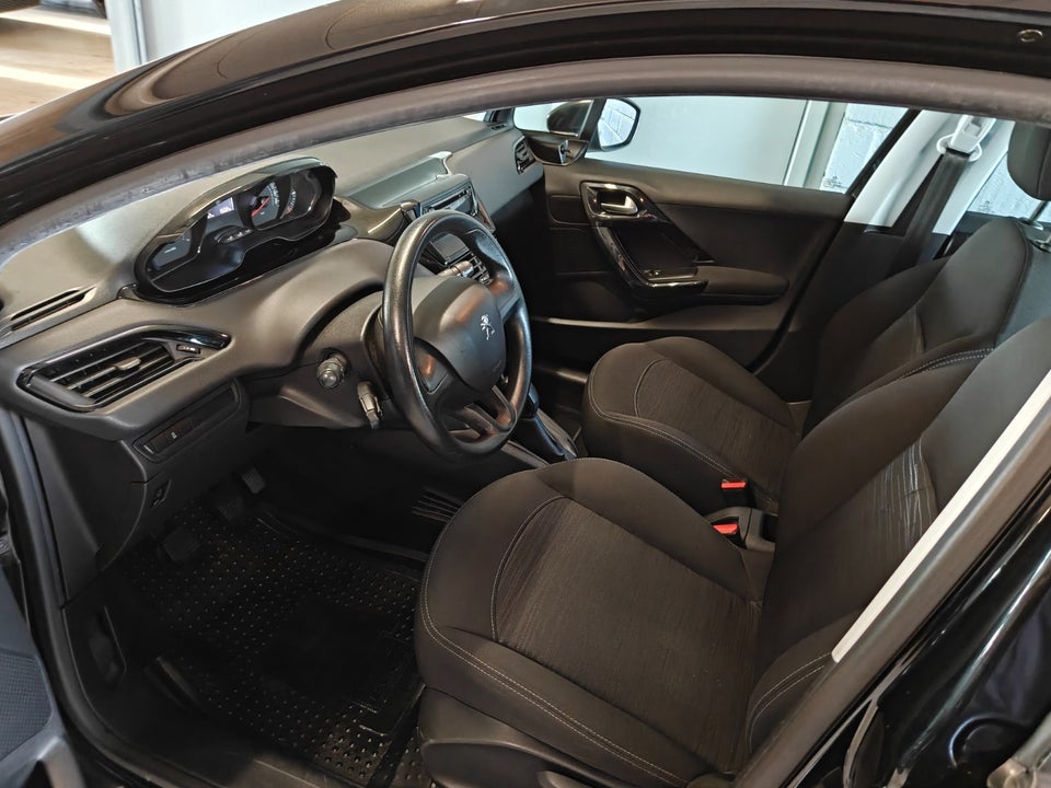 Peugeot 208 1,0 VTi Access 5d