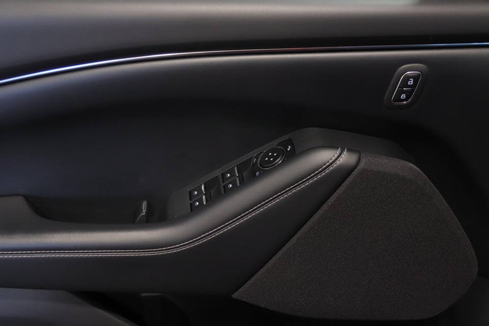 Ford Mustang Mach-E 75 Standard Range 5d